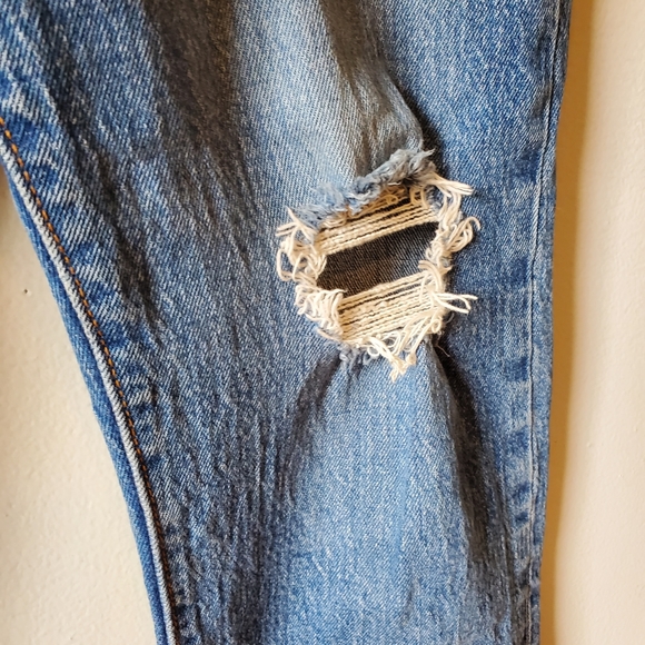 Levi's Wedgie Straight Fit High-Rise Denim Jeans - Picture 5 of 8